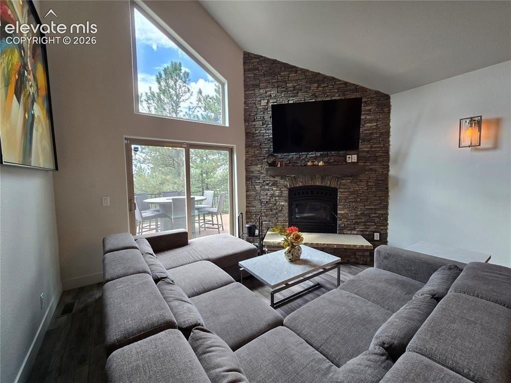310 Spring Creek Dr - Photo 5 of 45