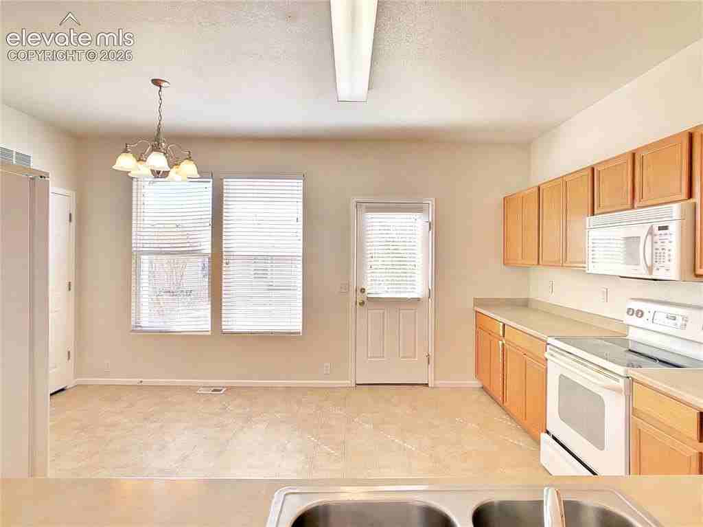 2723 Scotchbroom Pt - Photo 4 of 15