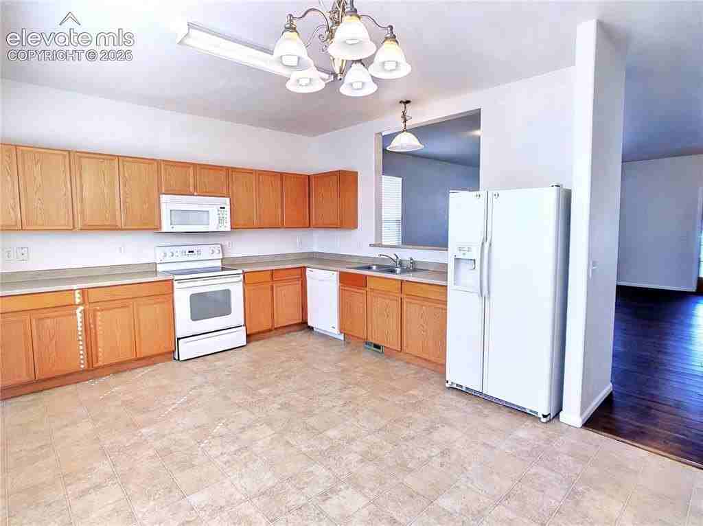 2723 Scotchbroom Pt - Photo 7 of 15