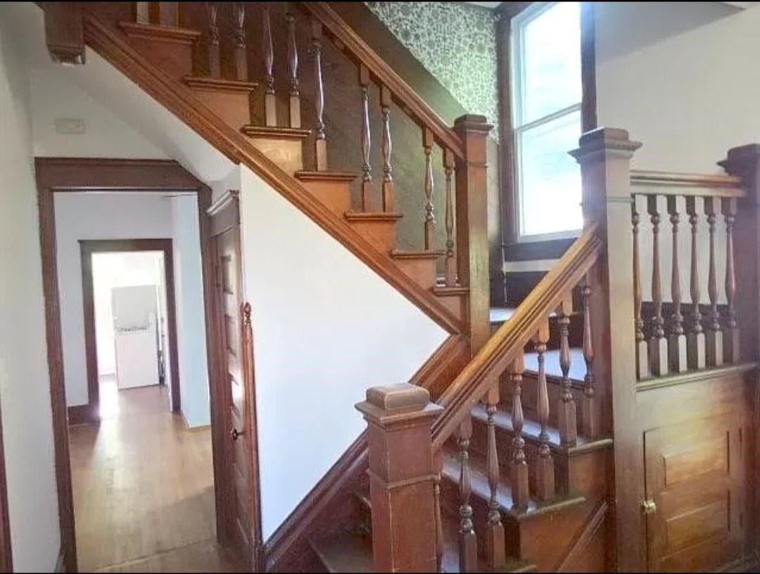 355 N Foley Ave - Photo 4 of 10