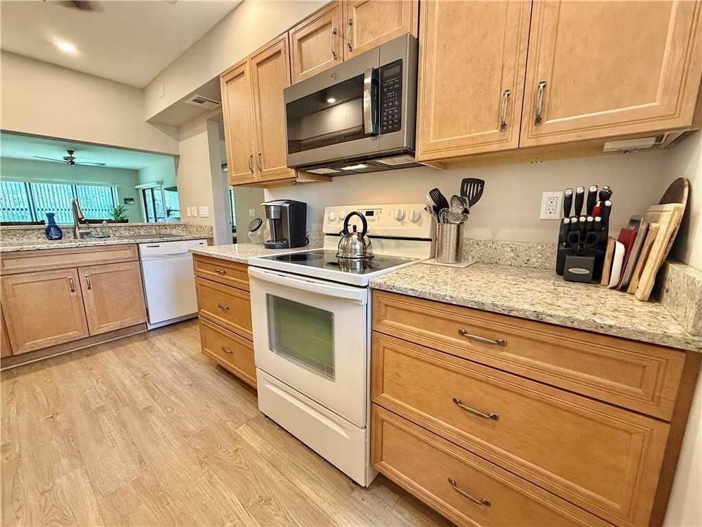6175 S Mirror Lake Dr #207 - Photo 7 of 35