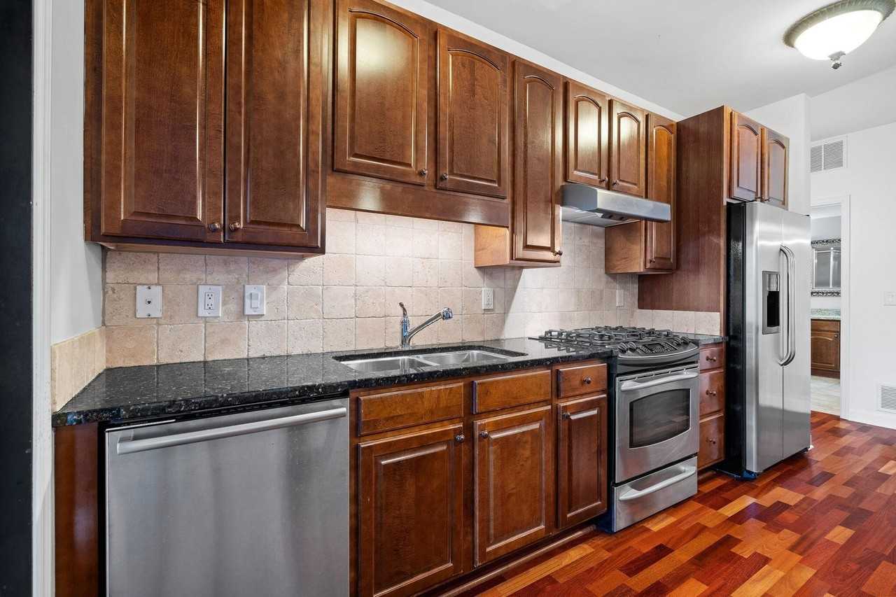 317 Groveland Ave #521 - Photo 6 of 37