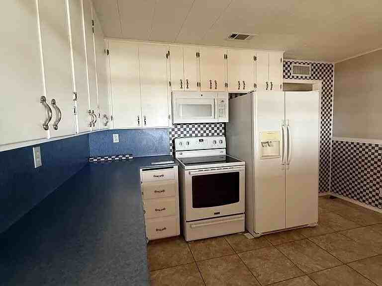 8510 Ames Rd - Photo 4 of 9