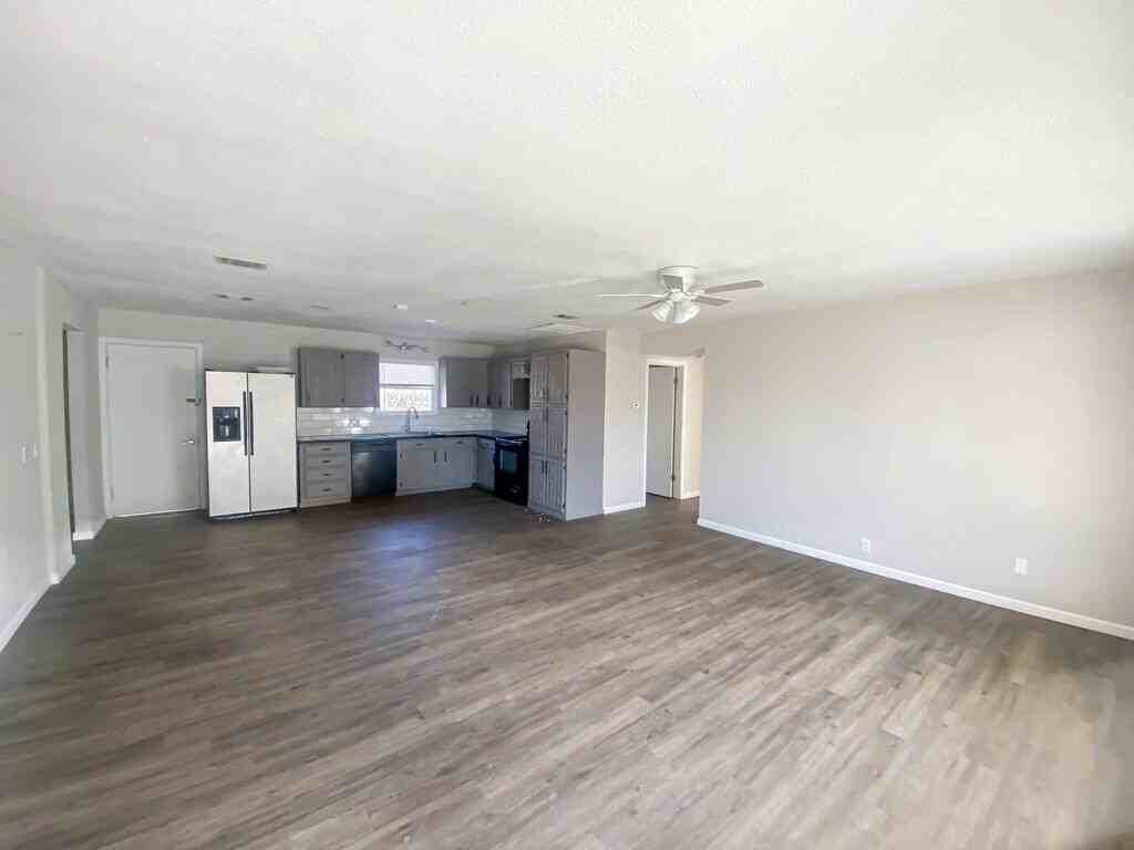 2688 W Avenue N - Photo 2 of 13