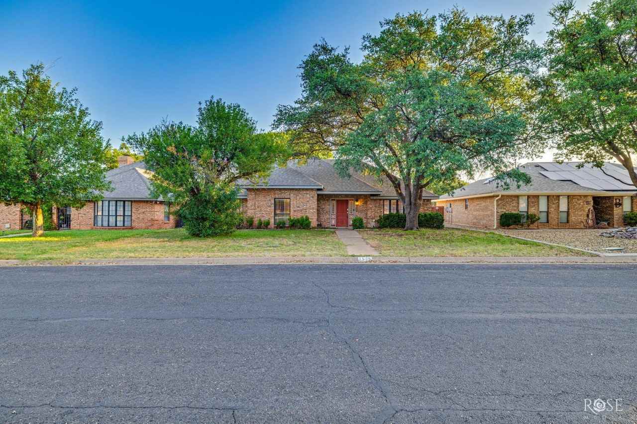3538 Windmill Dr - Photo 2 of 32