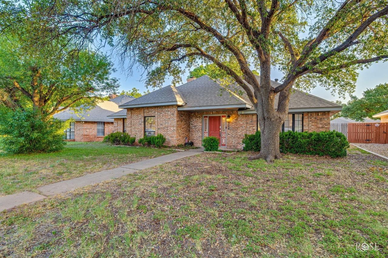 3538 Windmill Dr - Photo 3 of 32