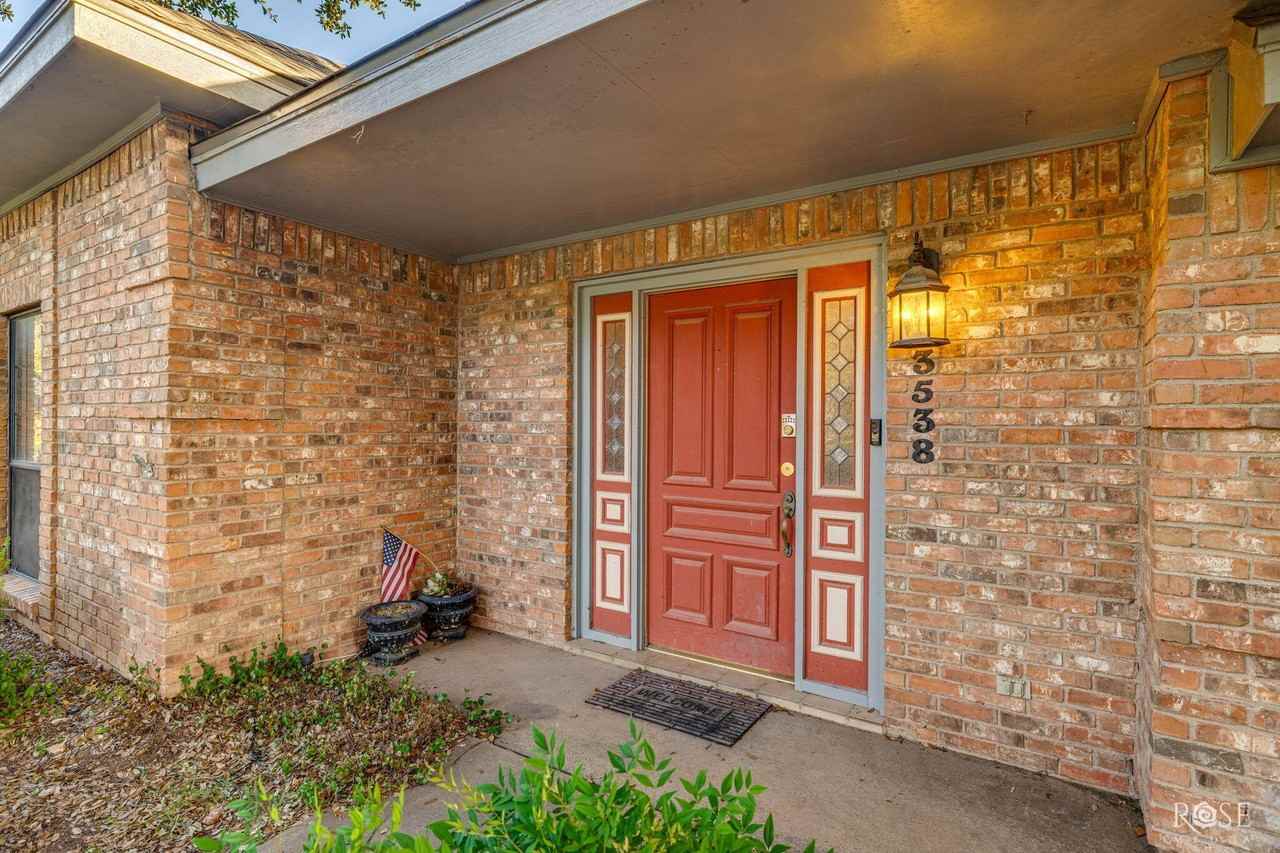 3538 Windmill Dr - Photo 5 of 32
