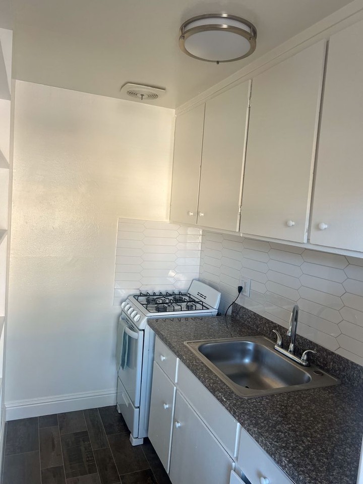 1545/57 Montair Apartments - Photo 6 of 7