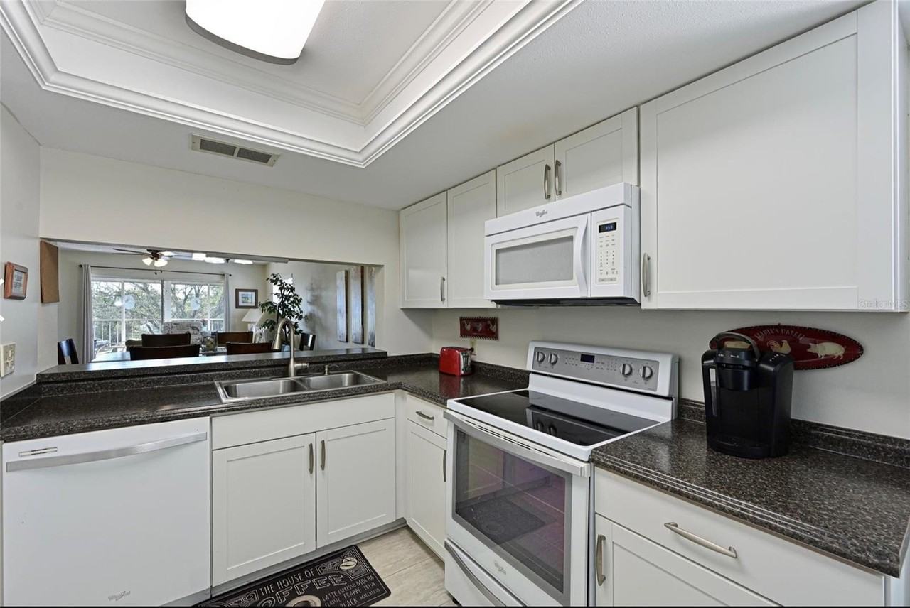 6501 Stone River Rd #303 - Photo 5 of 30