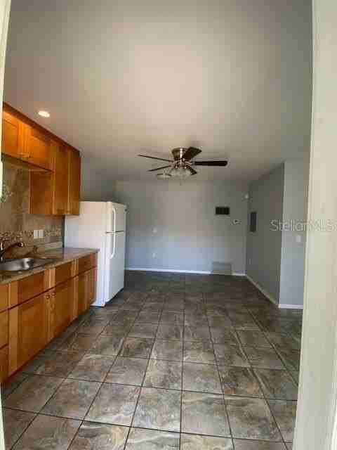 512 Barcelona Ave #4 - Photo 3 of 7