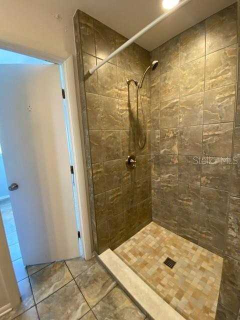 512 Barcelona Ave #4 - Photo 6 of 7
