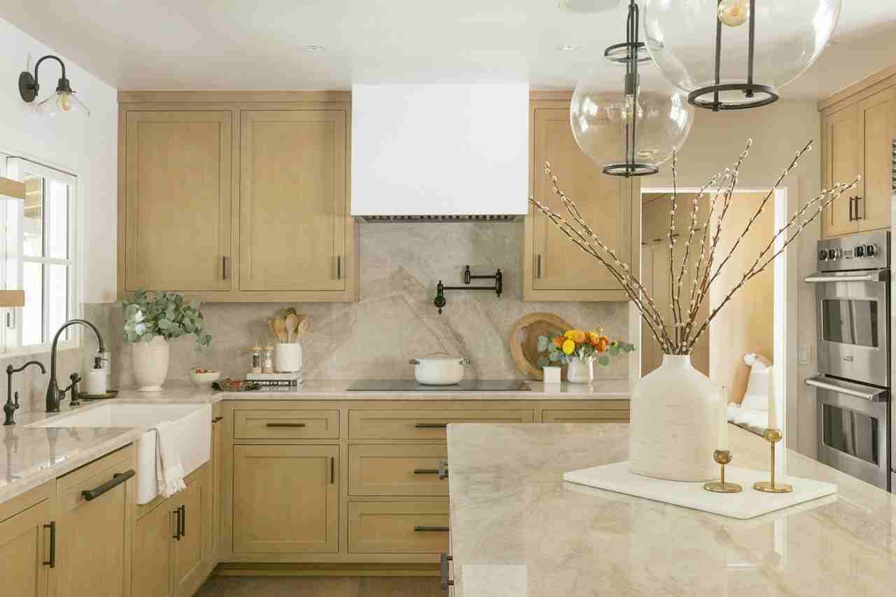 1125 Estrella Dr - Photo 5 of 39