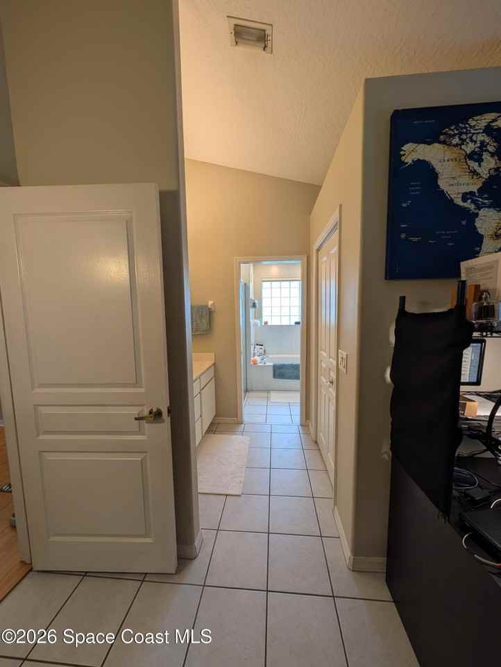 447 Lake Victoria Cir - Photo 7 of 45