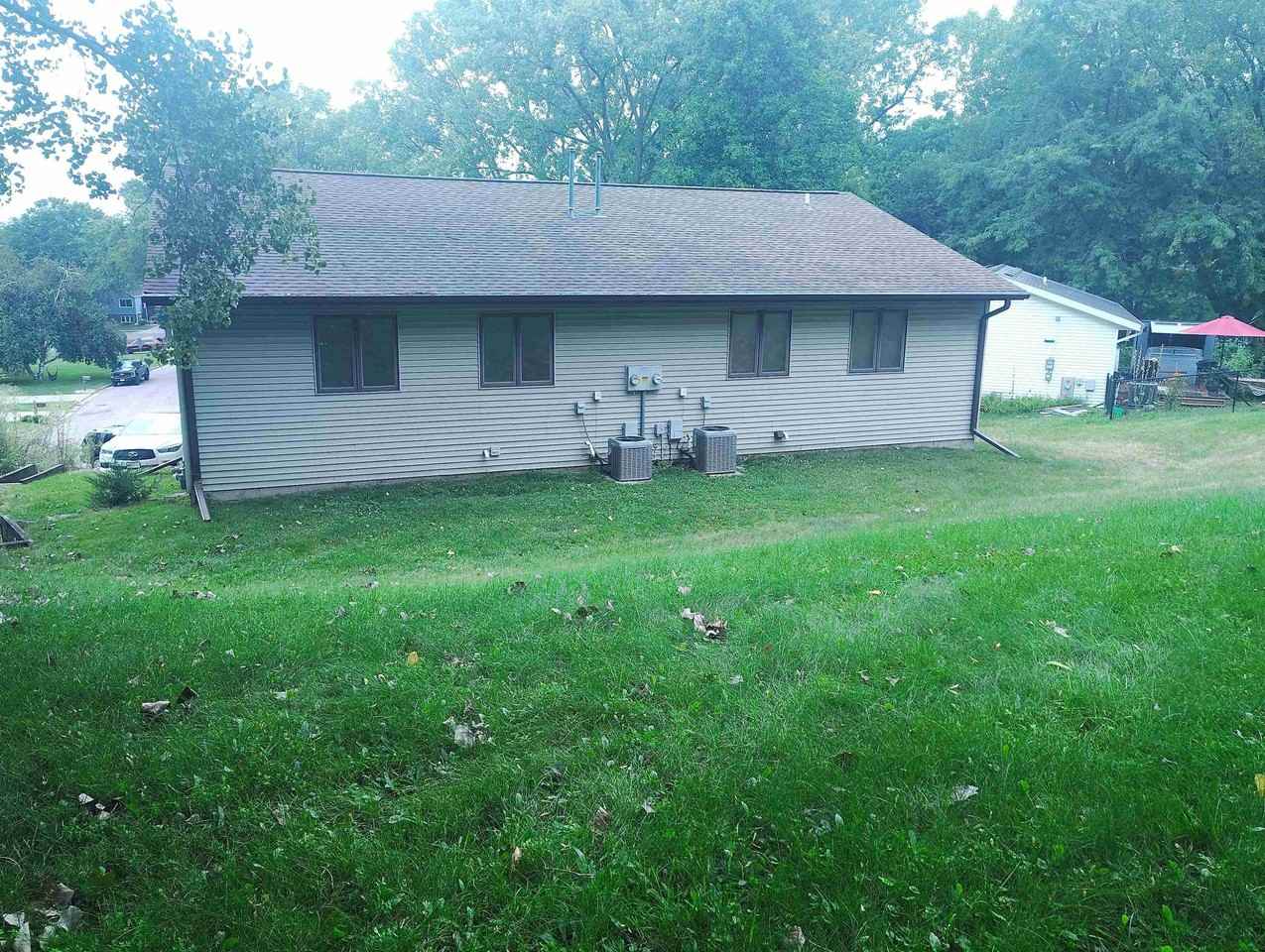 701 Iroquois Ct - Photo 3 of 16