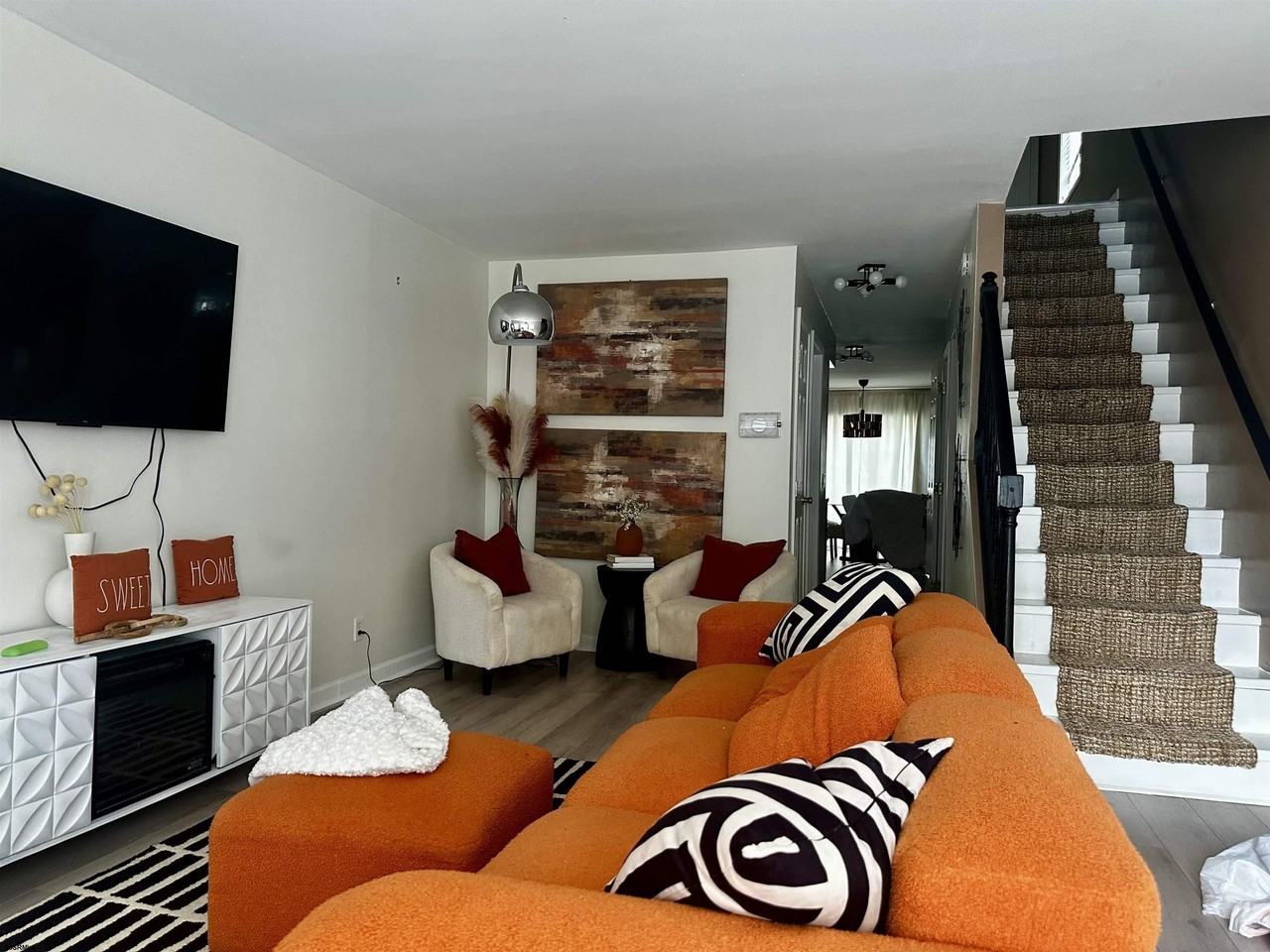 1716 Logan Ave - Photo 2 of 12