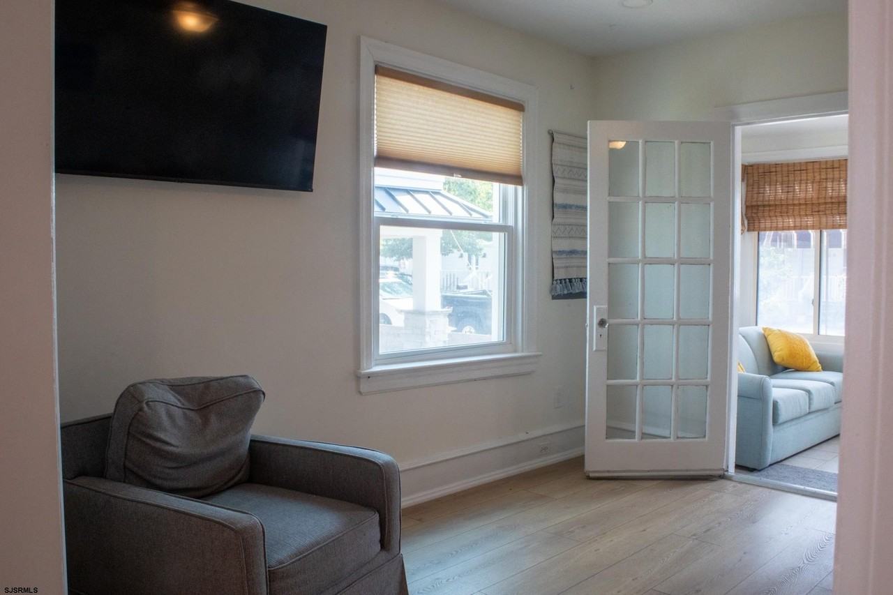 115 N Richards Ave - Photo 7 of 49