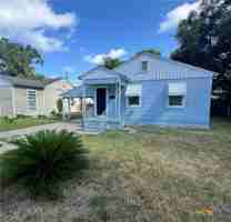 featured image of 1312 E Mistletoe Ave