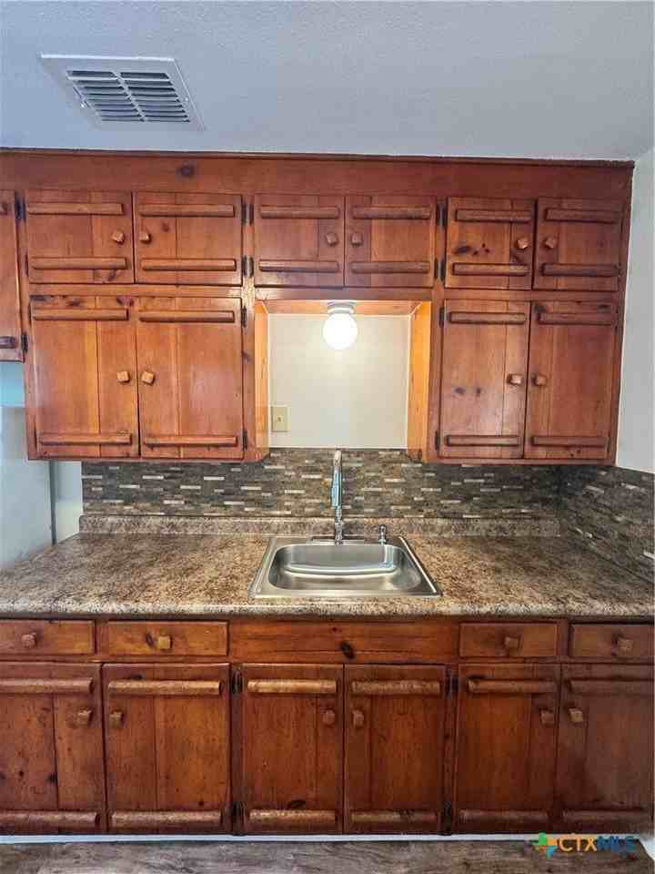 1312 E Mistletoe Ave - Photo 5 of 15