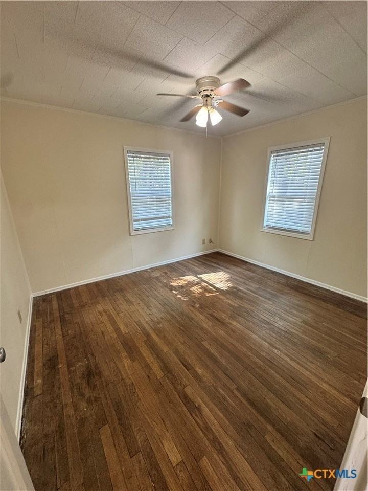 1312 E Mistletoe Ave - Photo 7 of 15