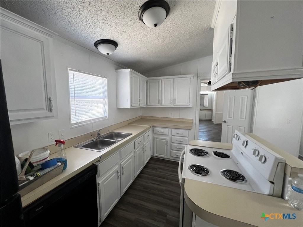 1405 Harris Hill Rd - Photo 2 of 14