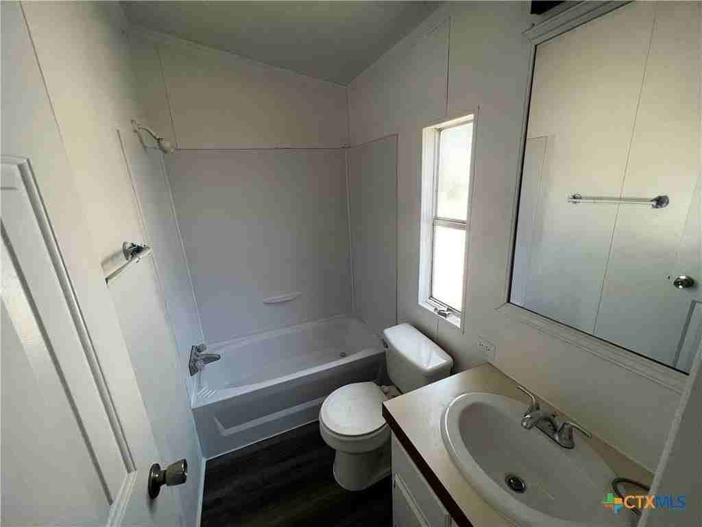 1405 Harris Hill Rd - Photo 3 of 14