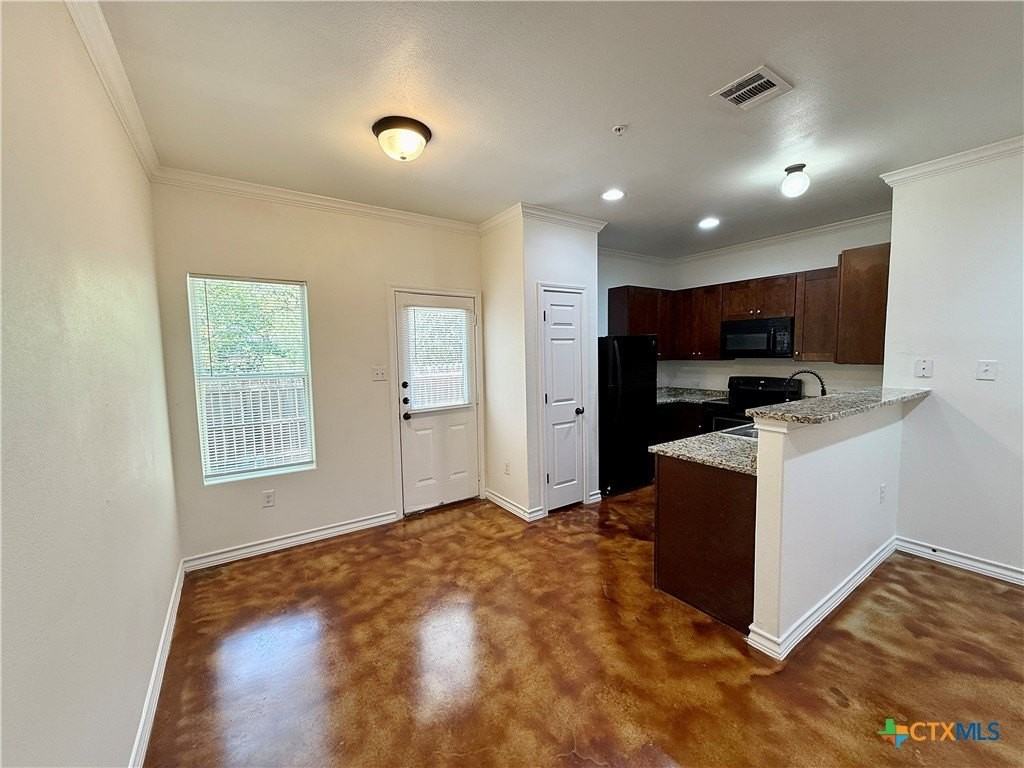 91 Plaza Dr #2 - Photo 3 of 20
