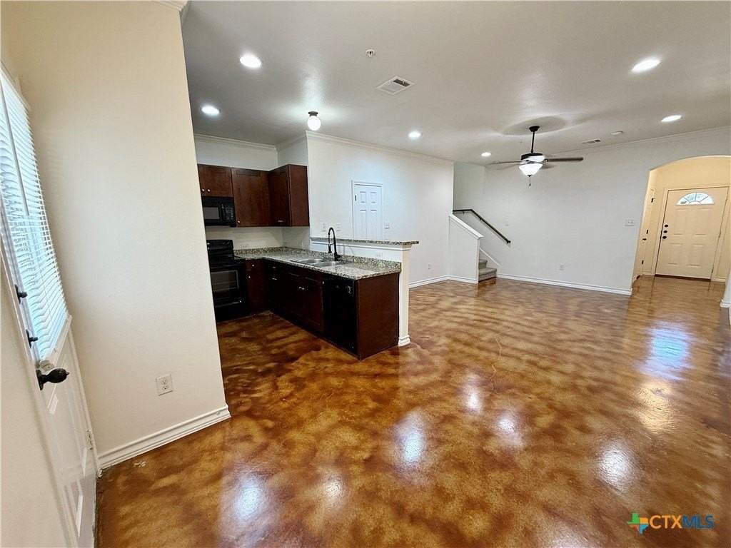 91 Plaza Dr #2 - Photo 5 of 20
