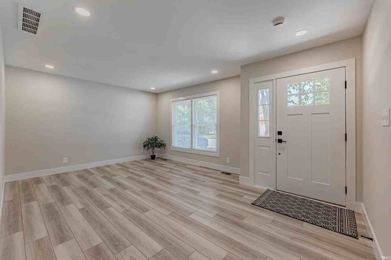 6840 Copperfield Dr - Photo 6 of 36
