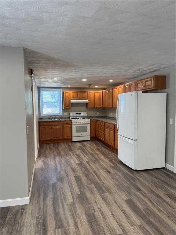 144 Broad St #4 - Photo 2 of 5