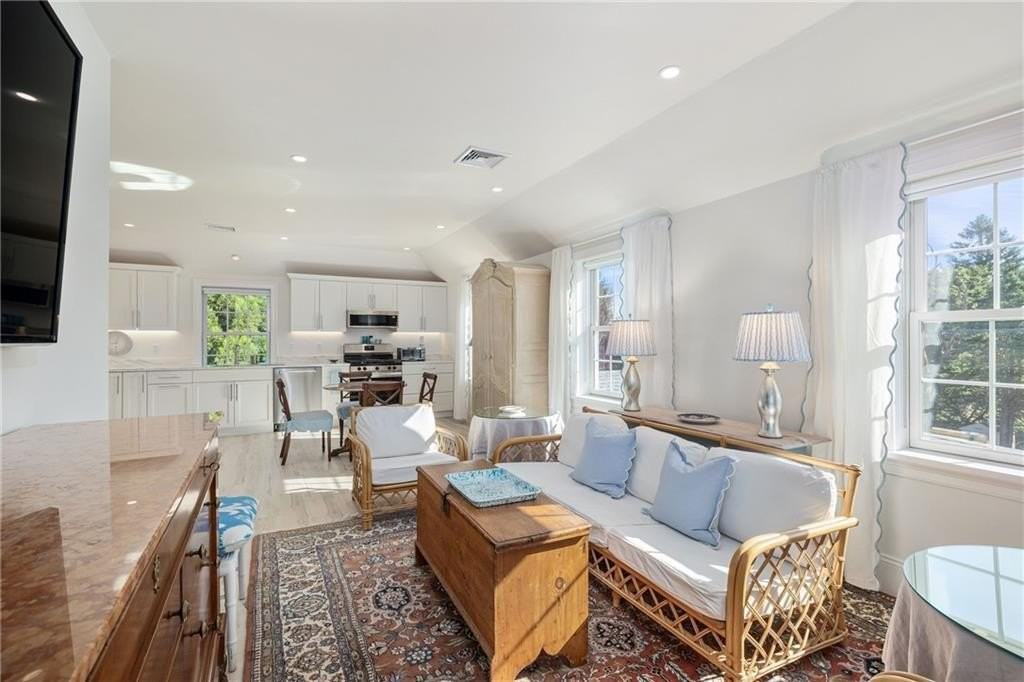 342 Boulevard - Photo 2 of 26