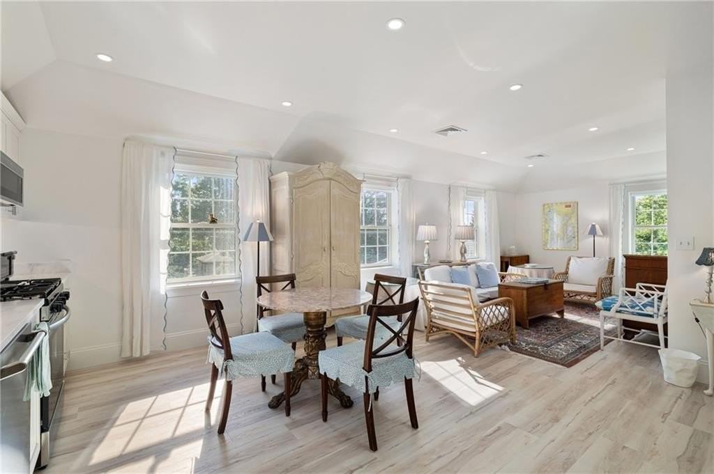 342 Boulevard - Photo 6 of 26