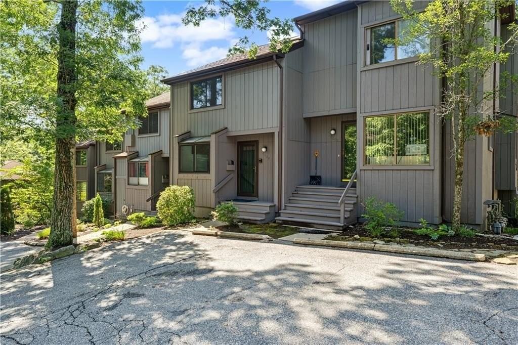 7 Wake Robin Rd #1604 - Photo 2 of 24