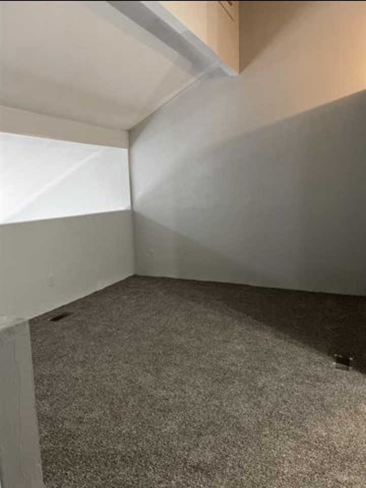 1826 Nekoma Ct - Photo 7 of 12