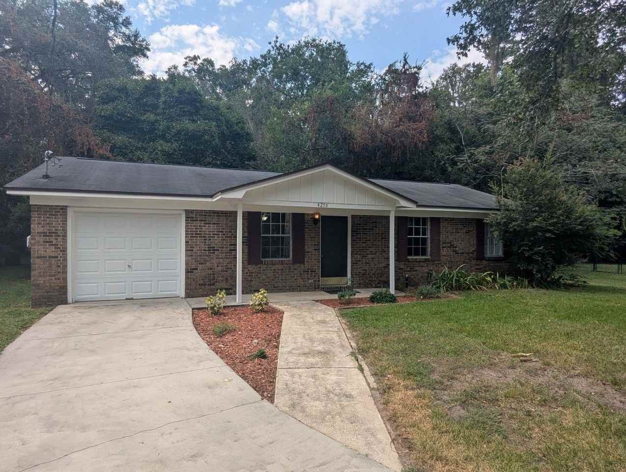 4256 Carrington Ct - Photo 2 of 18