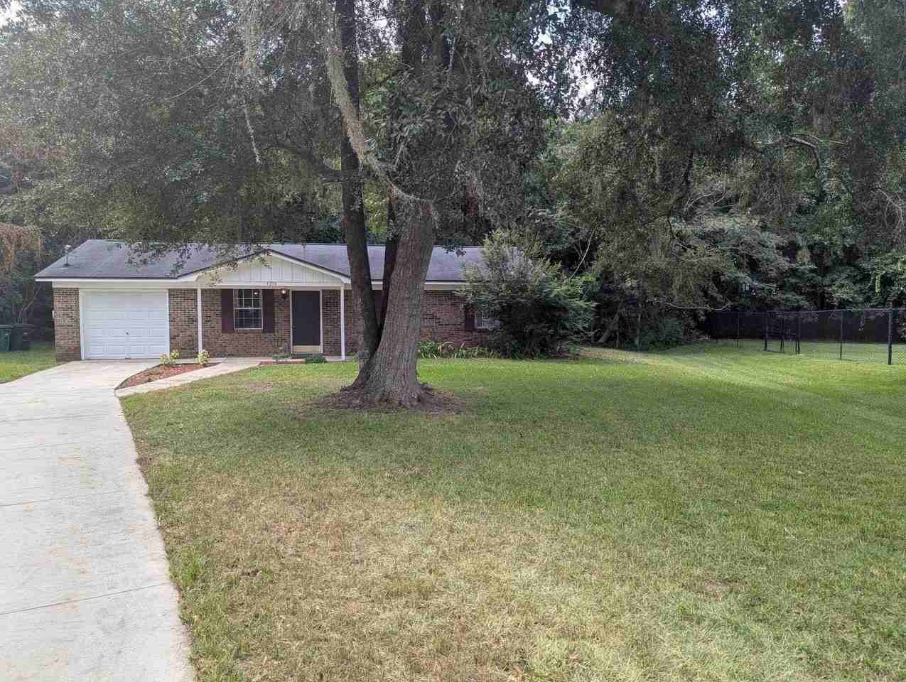 4256 Carrington Ct - Photo 3 of 18