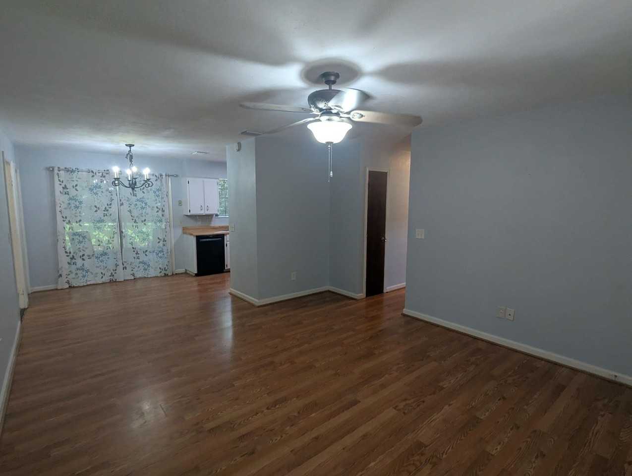 4256 Carrington Ct - Photo 4 of 18