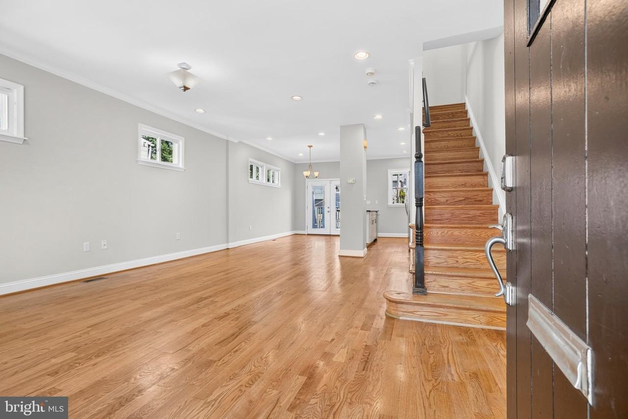 743 Madison St Nw - Photo 3 of 32