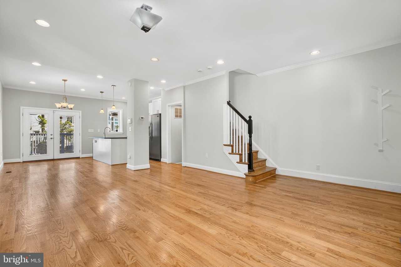743 Madison St Nw - Photo 6 of 32
