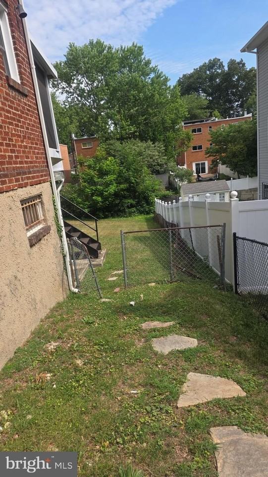 157 Chesapeake St Sw - Photo 3 of 32