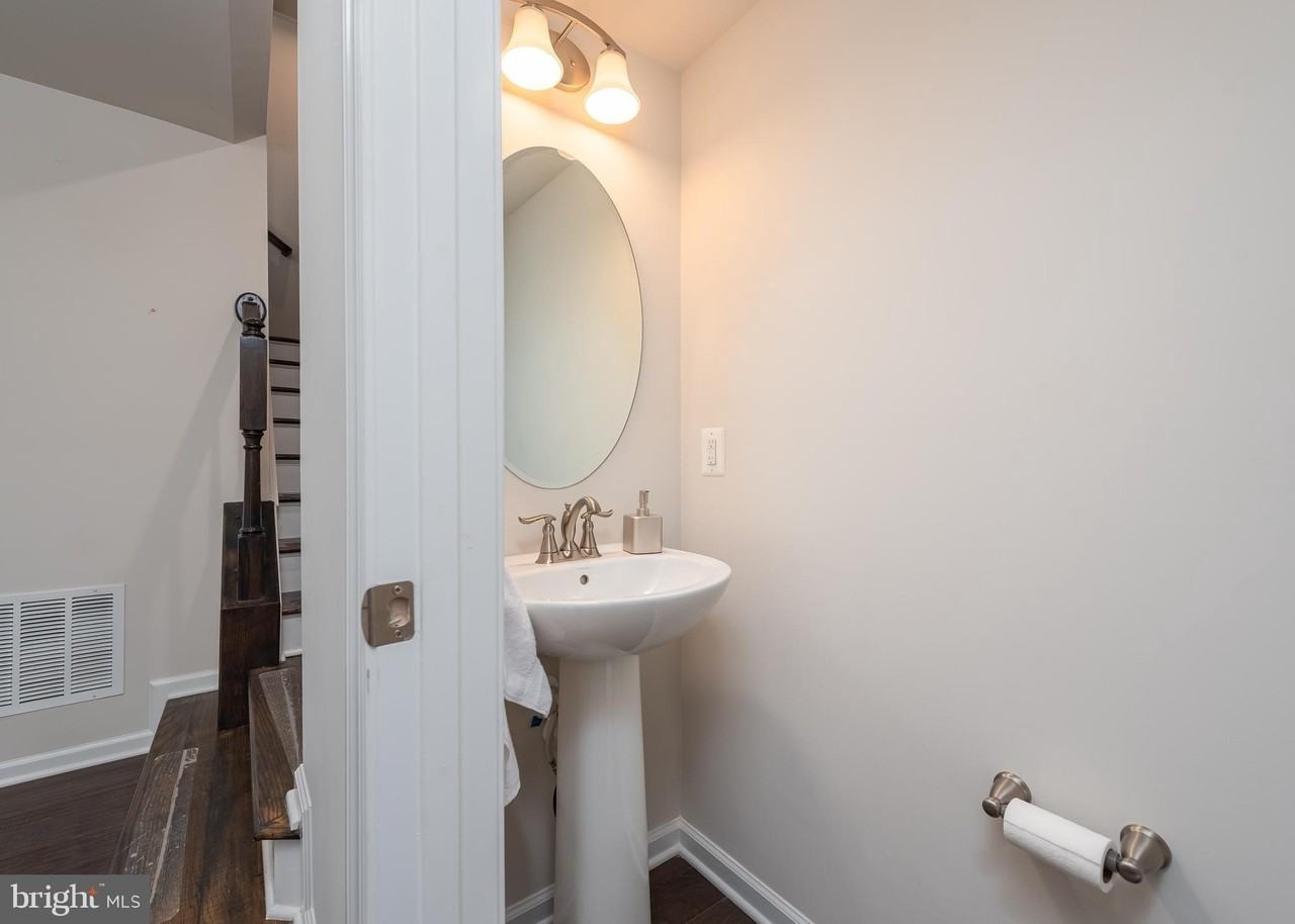 2958 Cornfield Ave - Photo 3 of 22