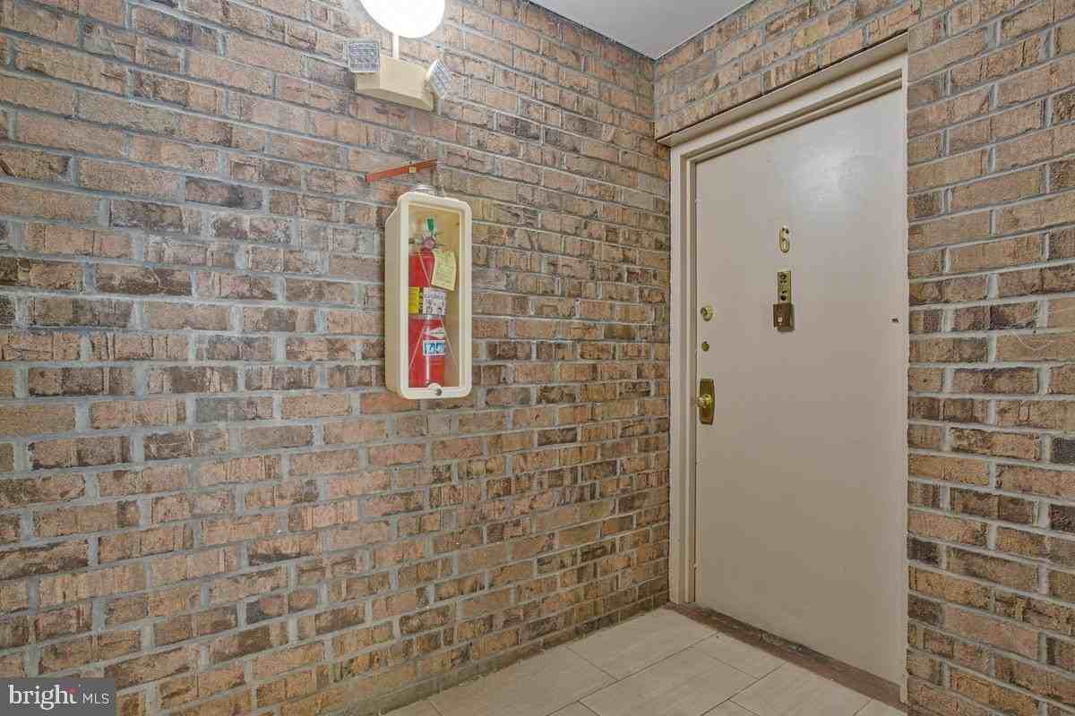 15 Silverwood Cir #6 - Photo 4 of 40