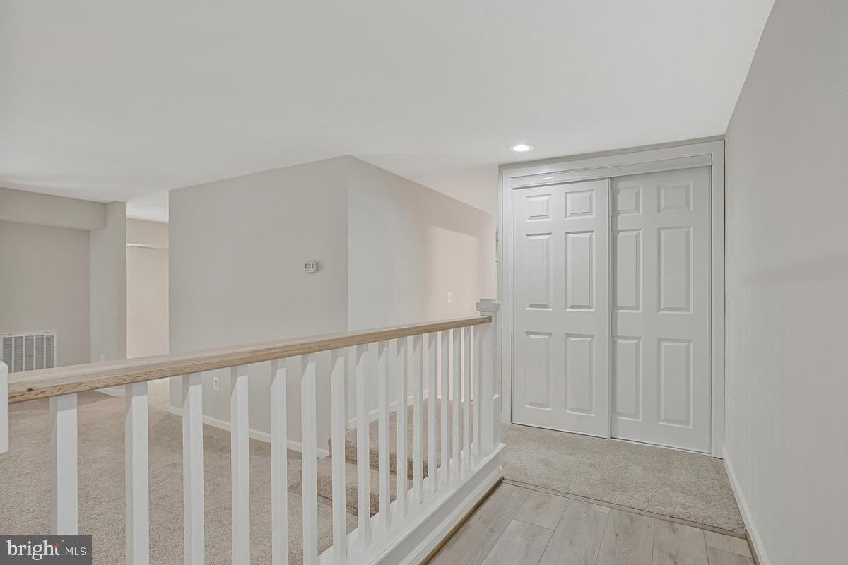 15 Silverwood Cir #6 - Photo 5 of 40