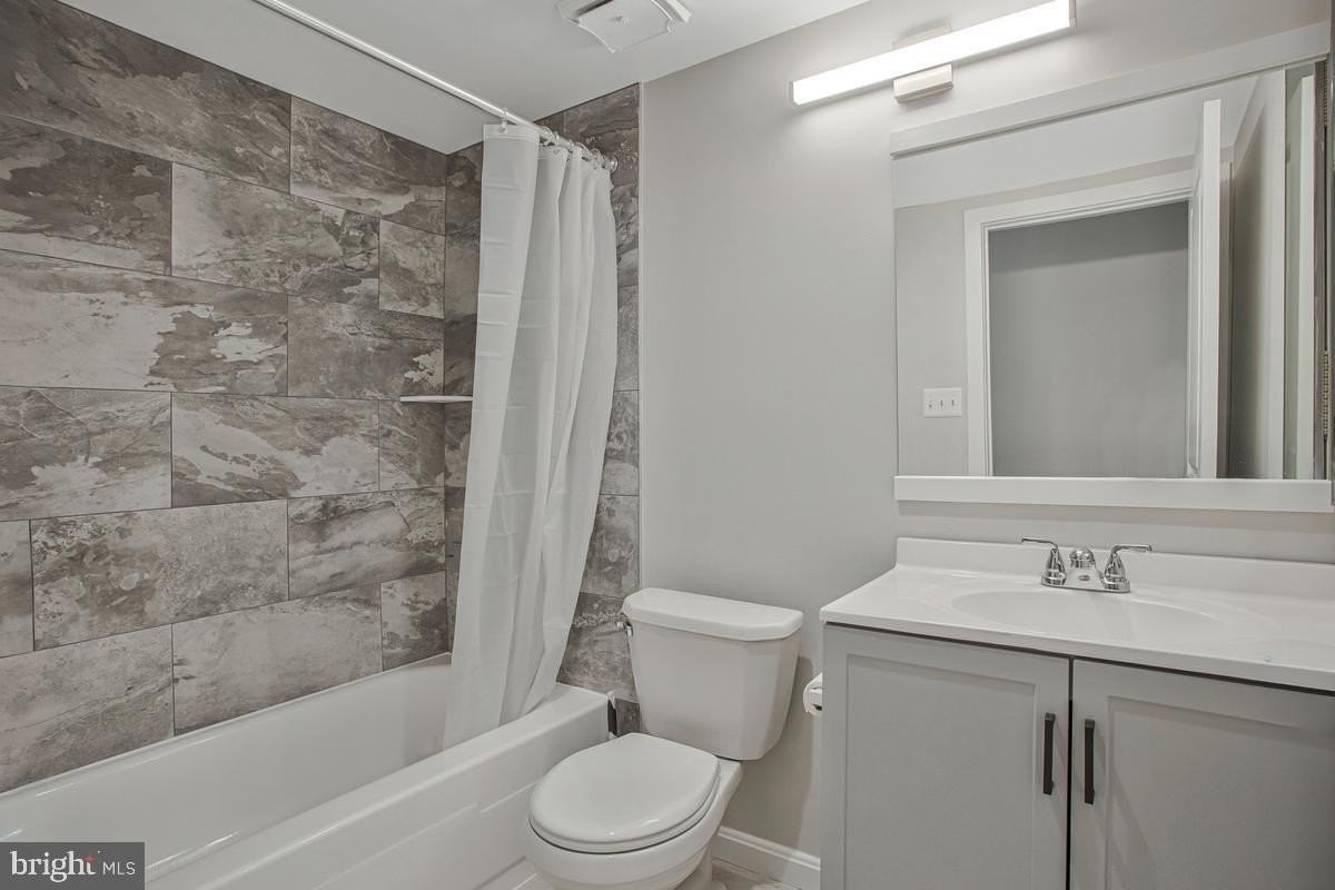 15 Silverwood Cir #6 - Photo 6 of 40