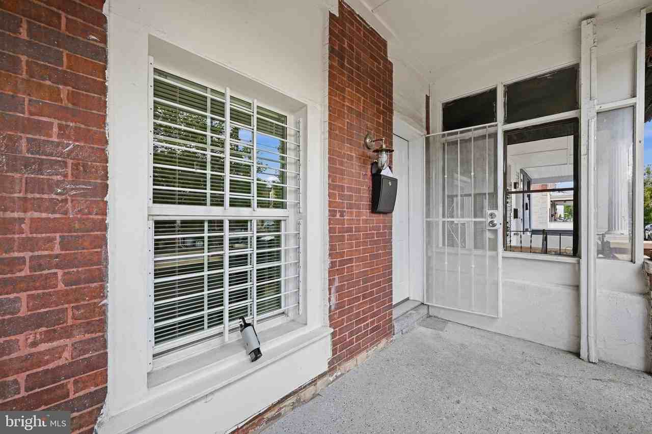 2914 E Madison St - Photo 2 of 42