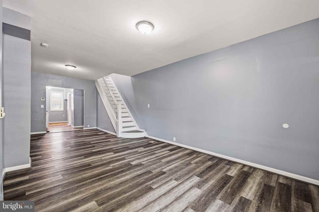 2914 E Madison St - Photo 4 of 42
