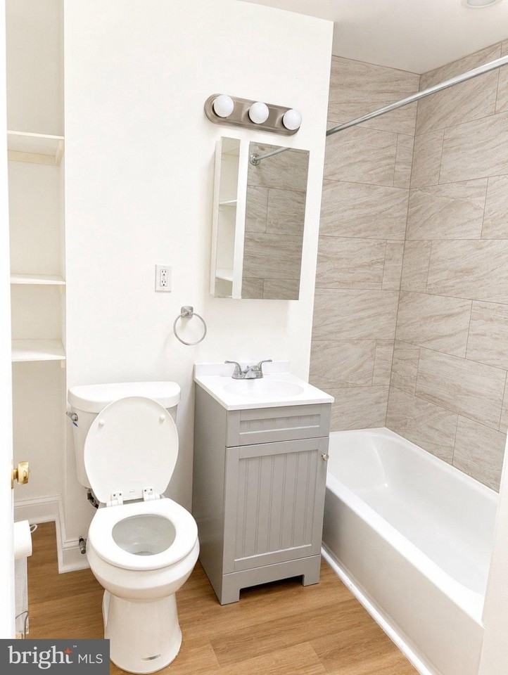 2217 W Fayette St - Photo 7 of 8
