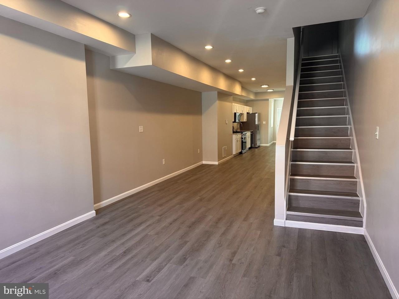 827 Harlem Ave - Photo 4 of 8