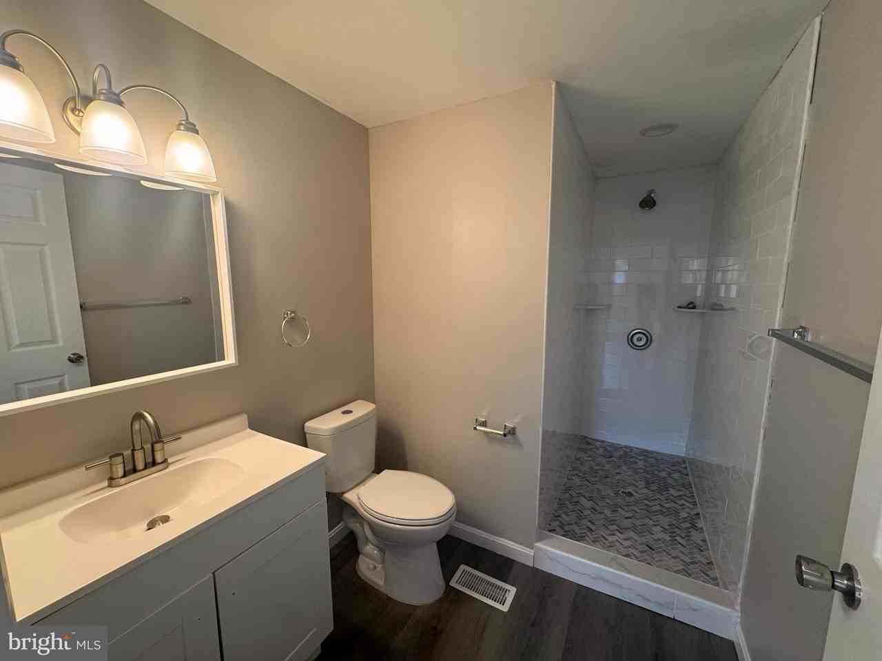 827 Harlem Ave - Photo 7 of 8