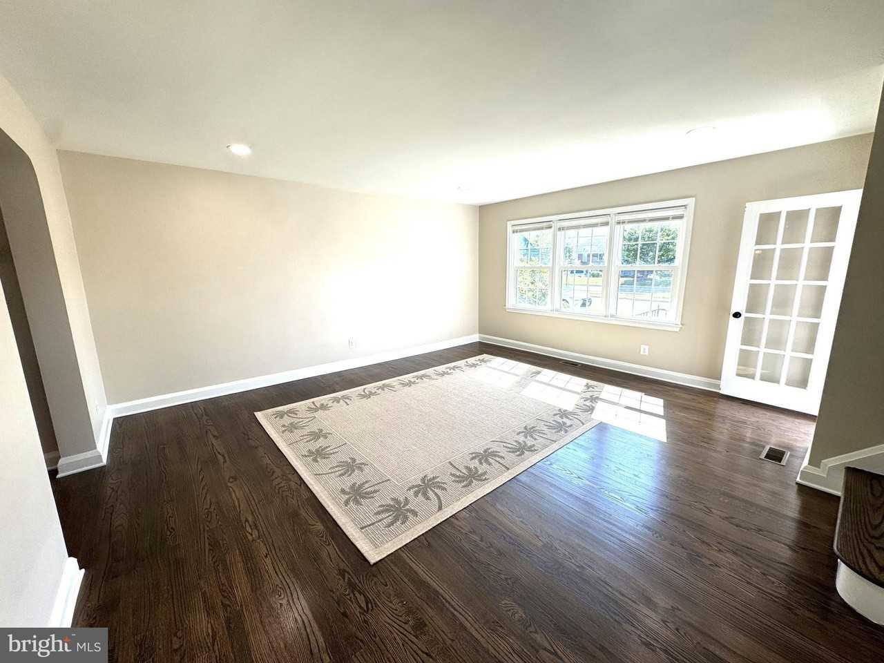 8130 Loch Raven Blvd - Photo 5 of 34