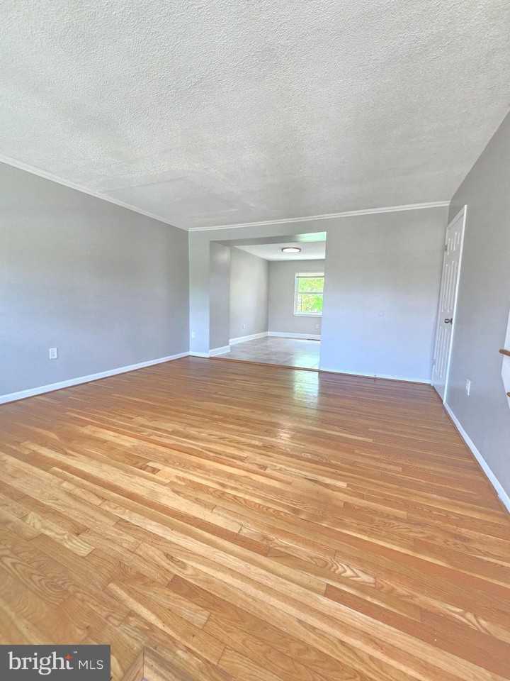 712 Mansfield Rd - Photo 3 of 21